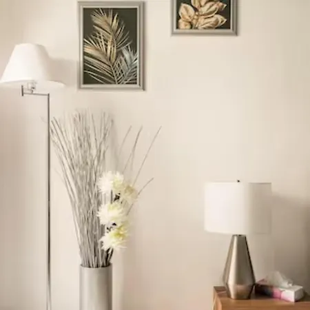 Malta Airport Bedroom With Private Shower - 18 Min Walking Distance Gasthof *