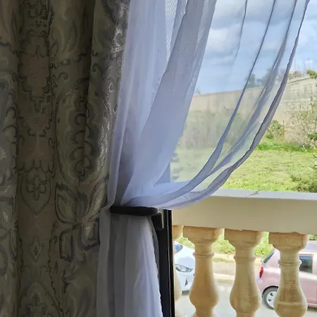 Malta Airport Bedroom With Private Shower - 18 Min Walking Distance * Gudja