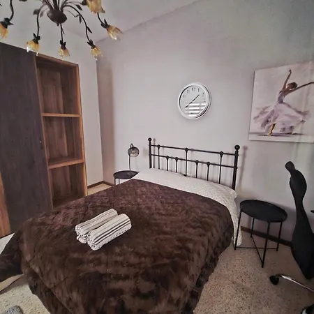 Malta Airport Bedroom With Private Shower - 18 Min Walking Distance Pensjonat Gudja